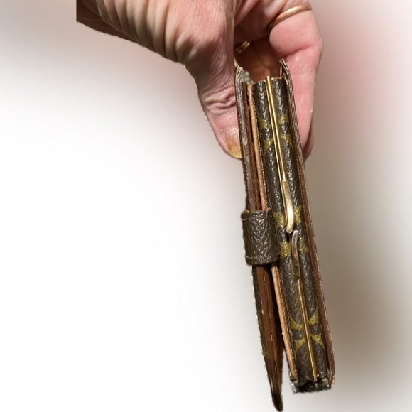 Louis Vuitton Monogram Wallet🔥Excellent Vintage Condition/Light Use🔥BEAUTIFUL! - Picture 16 of 17